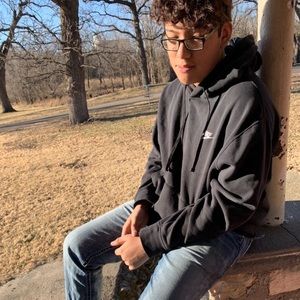 Meet your Posher, Adan